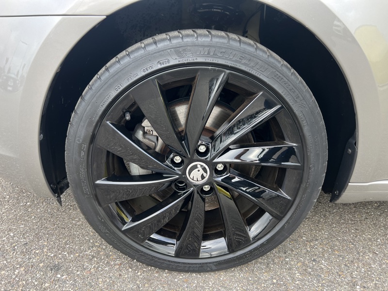 Image Skoda OCTAVIA BERLINE L&K 1.8 TSi 180 DSG7 Xénon Radar ACC Sièges cuir élec chauffant Clim auto Gtie 1 an