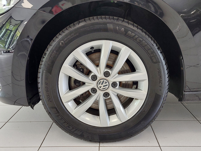 Image Volkswagen TOURAN 1.8 TSI 180 DSG7 Carat GPS Radar 7 places ACC Clim auto Ethanol Gtie 1 an