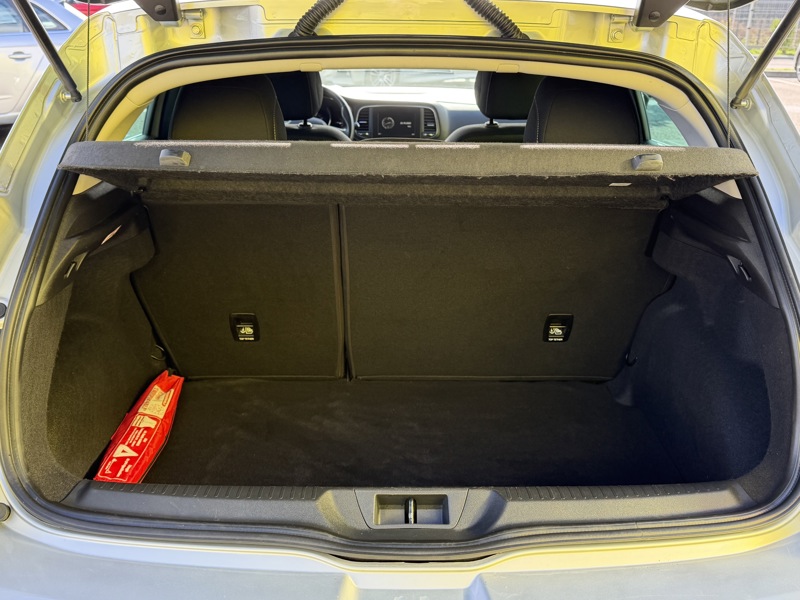 Image Renault MEGANE IV BERLINE 5 PTES. 1.3 TCe 115 Limited GPS Radar Régul Clim auto Gtie 1 an