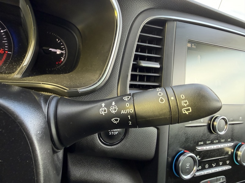 Image Renault MEGANE IV BERLINE 5 PTES. 1.3 TCe 115 Limited GPS Radar Régul Clim auto Gtie 1 an