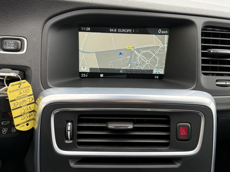 Image Volvo V60 BREAK D2 1.6 115 Momentum GPS GPS Bluetooth Radar Régul Clim auto  Gtie 1 an 