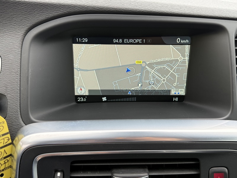 Image Volvo V60 BREAK D2 1.6 115 Momentum GPS GPS Bluetooth Radar Régul Clim auto  Gtie 1 an 