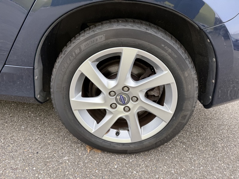 Image Volvo V60 BREAK D2 1.6 115 Momentum GPS GPS Bluetooth Radar Régul Clim auto  Gtie 1 an 