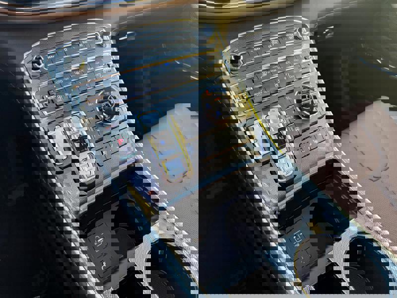 Image Hyundai SANTA FE 1.6 265 Executive Plug-In Hybrid 4WD BVA6 Full leds TO 7 places TVA GPS Caméra Carplay Sièges cuir é