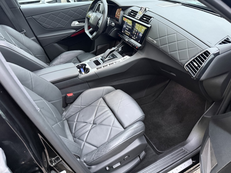 Image DS DS 7 CROSSBACK 1.6 180 So Chic BVA8 Matrix leds TO GPS Caméra Carplay Sièges cuir élec chauff à mémoires Régul Clim