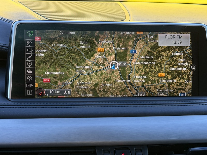 Image BMW X6 40d 3.0 313 Exclusive xDrive Xénon TO GPS Caméra HK HUD Sièges cuir élec chauff à mémoires Régul Cli