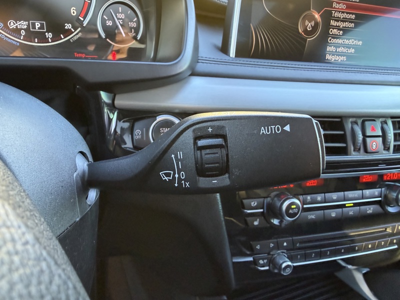 Image BMW X6 40d 3.0 313 Exclusive xDrive Xénon TO GPS Caméra HK HUD Sièges cuir élec chauff à mémoires Régul Cli