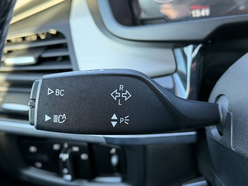 Image BMW X6 40d 3.0 313 Exclusive xDrive Xénon TO GPS Caméra HK HUD Sièges cuir élec chauff à mémoires Régul Cli