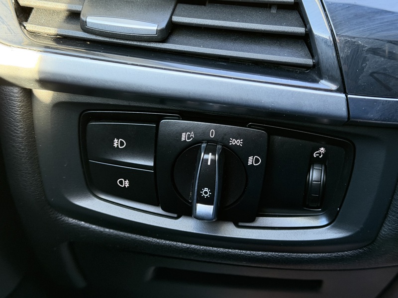 Image BMW X6 40d 3.0 313 Exclusive xDrive Xénon TO GPS Caméra HK HUD Sièges cuir élec chauff à mémoires Régul Cli