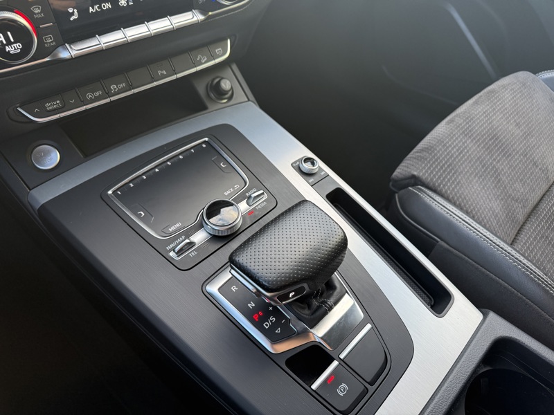 Image Audi Q5 2.0 TDI 190 S-line Quattro S-tronic7 TO GPS Caméra Carplay Régul Clim auto Gtie 1 an 