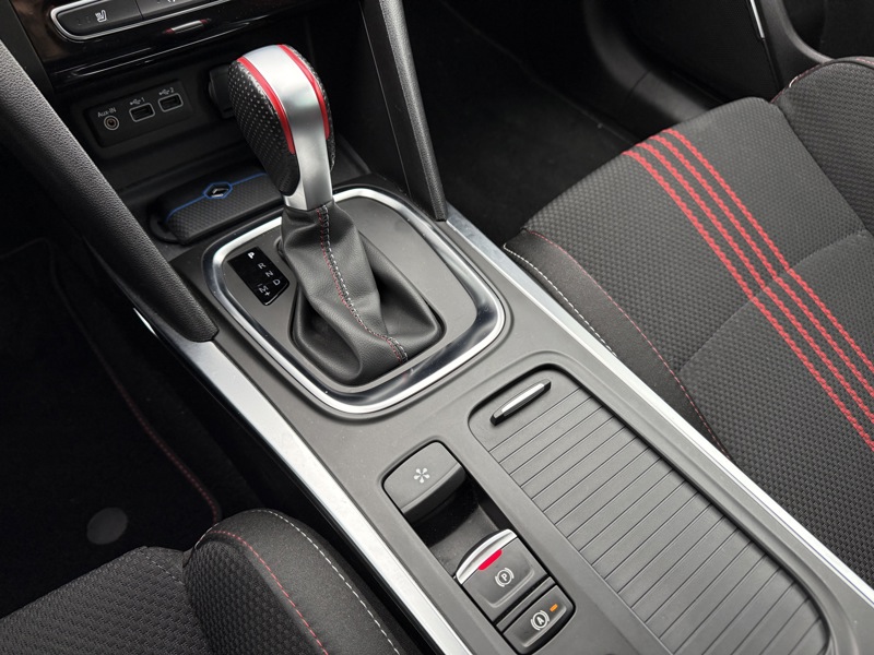 Image Renault MEGANE IV BERLINE 5 PTES. 1.3 TCe 160 R.S. Line Full leds GPS Carplay Bose Caméra HUD Sièges chauffants Régul Clim auto Gtie 1