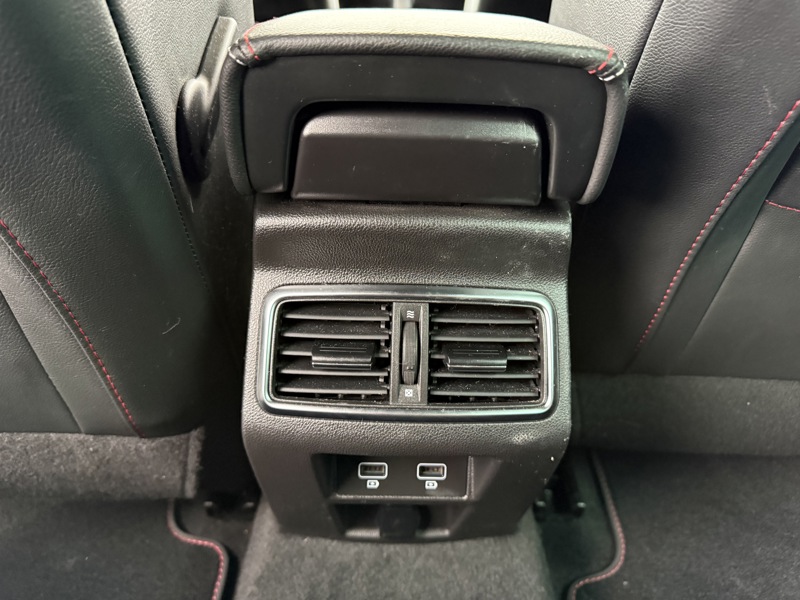 Image Renault MEGANE IV BERLINE 5 PTES. 1.3 TCe 160 R.S. Line Full leds GPS Carplay Bose Caméra HUD Sièges chauffants Régul Clim auto Gtie 1