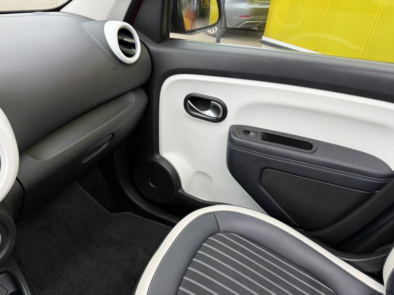 Image Renault TWINGO III 0.9 TCe 90 Intens Carplay Caméra Toit ouvrant Régul Clim auto Gtie 1 an 