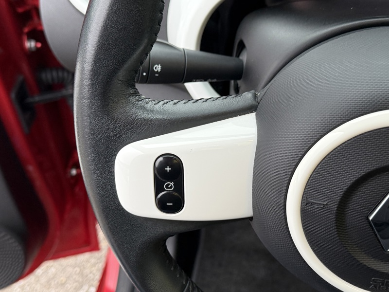 Image Renault TWINGO III 0.9 TCe 90 Intens Carplay Caméra Toit ouvrant Régul Clim auto Gtie 1 an 