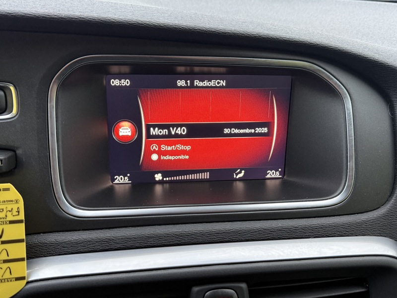 Image Volvo V40 T2 1.5 122 R-Design BVA6 Full leds GPS Radar Bluetooth Régul Clim auto  Gtie 1 an 