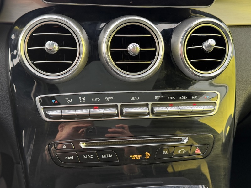 Image Mercedes-Benz GLC SUV 250 d 2.0 204 Fascination 4MATIC  Full leds TO GPS Caméra Sièges cuir Régul Clim auto Gtie 1 an 