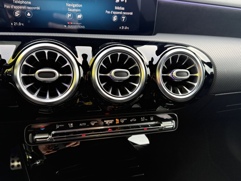 Image Mercedes-Benz CLASSE A 250 e 1.3 218 AMG Line Full leds TO GPS Caméra Carplay Sièges chauffants Régul Clim auto Gtie 1 an 