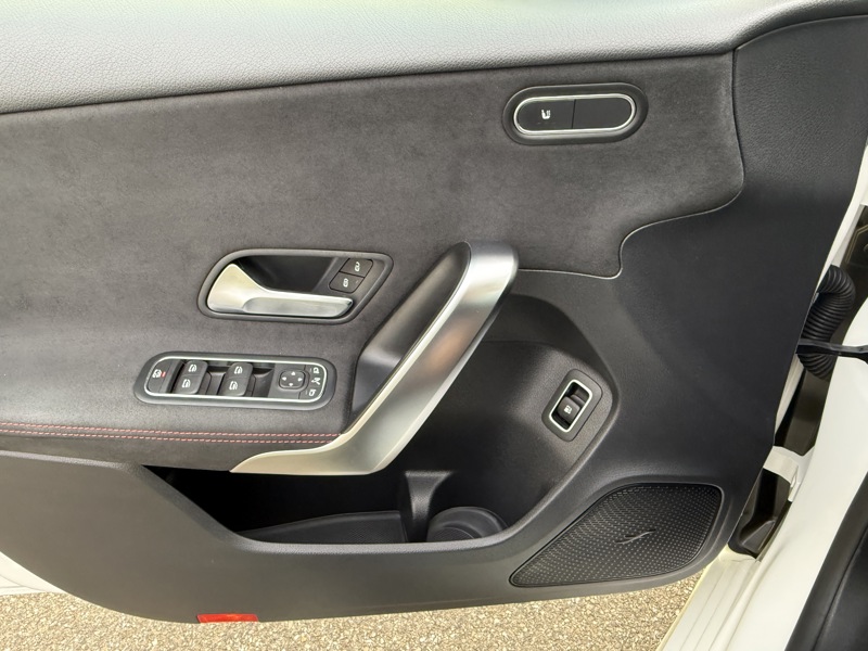 Image Mercedes-Benz CLASSE A 250 e 1.3 218 AMG Line Full leds TO GPS Caméra Carplay Sièges chauffants Régul Clim auto Gtie 1 an 