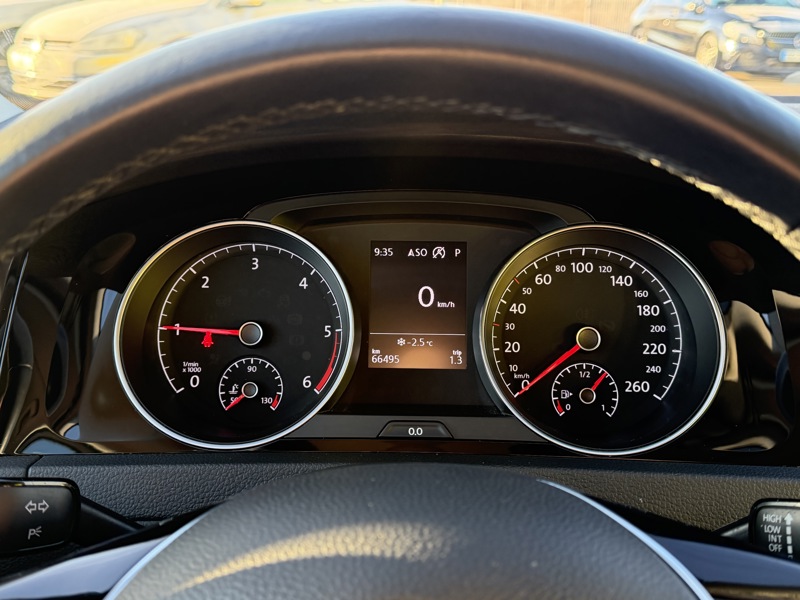 Image Volkswagen GOLF VII BERLINE 1.6 TDI 116 Connect DSG7 GPS Carplay Caméra ACC Clim auto  Gtie 1 an 