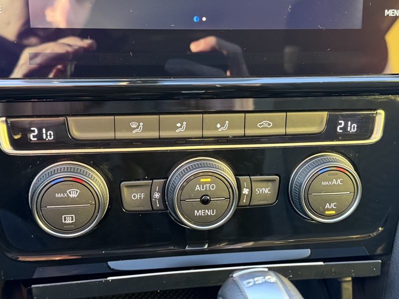 Image Volkswagen GOLF VII BERLINE 1.6 TDI 116 Connect DSG7 GPS Carplay Caméra ACC Clim auto  Gtie 1 an 