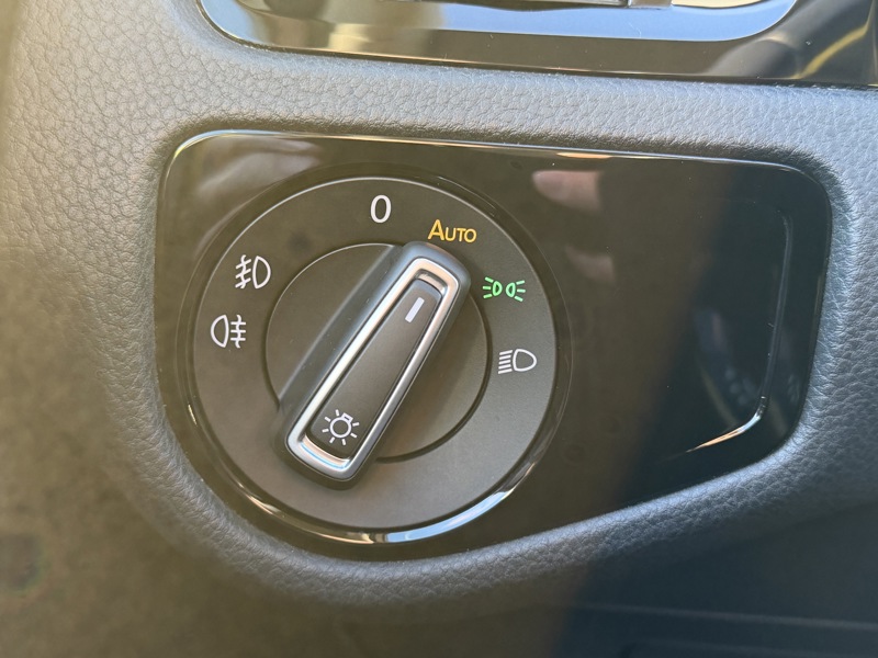 Image Volkswagen GOLF VII BERLINE 1.6 TDI 116 Connect DSG7 GPS Carplay Caméra ACC Clim auto  Gtie 1 an 