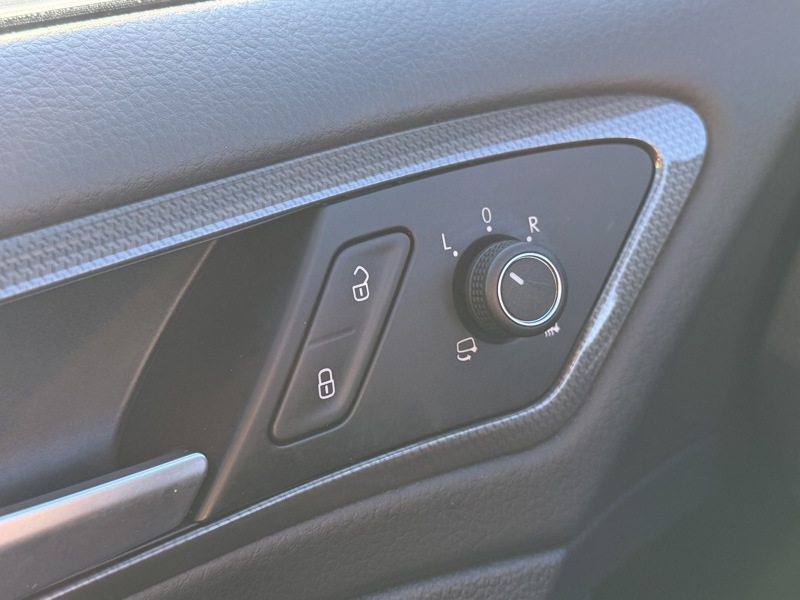 Image Volkswagen GOLF VII BERLINE 1.6 TDI 116 Connect DSG7 GPS Carplay Caméra ACC Clim auto  Gtie 1 an 