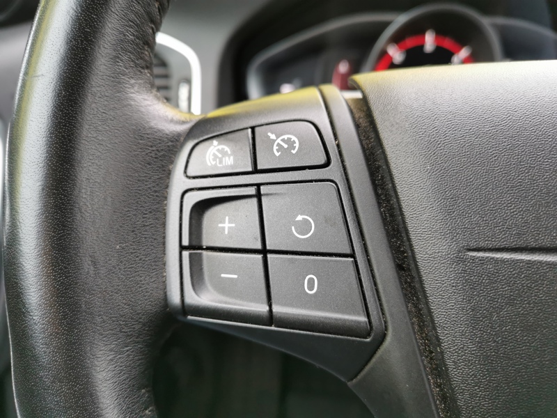 Image Volvo V60 CROSS COUNTRY 2.0 D 150 ch BVA8 D3 Siège chauffant Gps Bluetooth Régulateur/Limiteur 