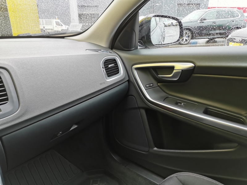 Image Volvo V60 CROSS COUNTRY 2.0 D 150 ch BVA8 D3 Siège chauffant Gps Bluetooth Régulateur/Limiteur 