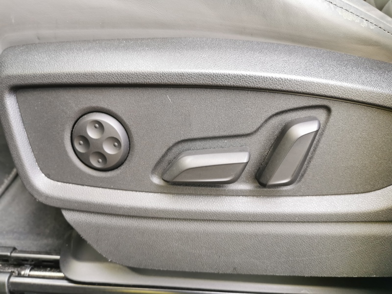 Image Audi Q5 SPORTBACK 40 TDI quattro S line 204 ch S-tronic7 Coffre électrique Clim Bi-zone Caméra Gps Bluetooth 