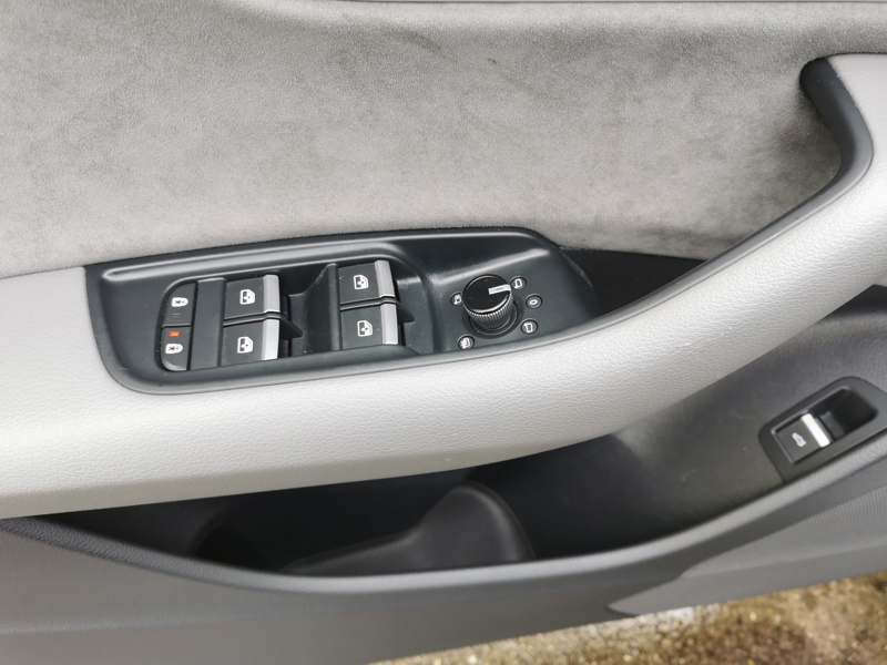 Image Audi SQ8 4.0 TFSI quattro 507 ch BVA8 Cuir électrique à mémoire chauffant Coffre électrique Toit ouvrant 