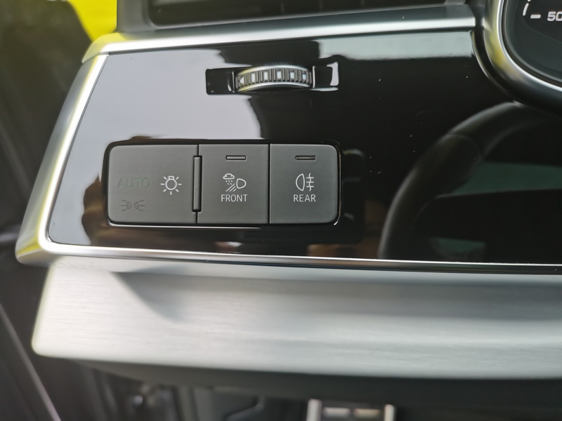 Image Audi SQ8 4.0 TFSI quattro 507 ch BVA8 Cuir électrique à mémoire chauffant Coffre électrique Toit ouvrant 