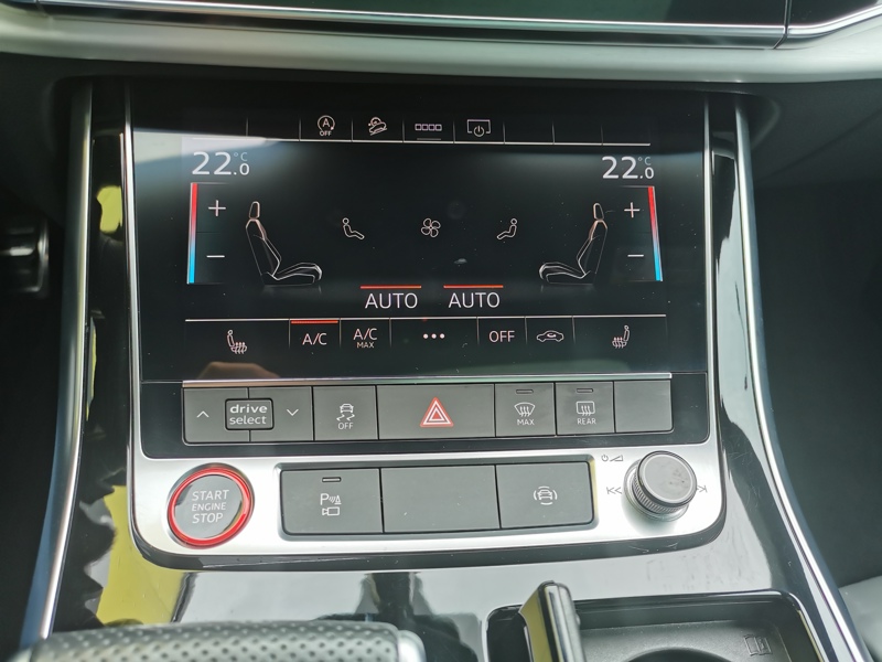 Image Audi SQ8 4.0 TFSI quattro 507 ch BVA8 Cuir électrique à mémoire chauffant Coffre électrique Toit ouvrant 