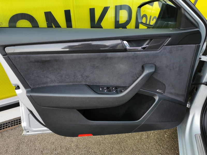 Image Skoda SUPERB BERLINE Sportline 1.8 TSI 180 ch DSG7 Siège électrique à mémoire chauffant Toit ouvrant Caméra Coffre électr