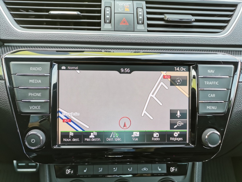 Image Skoda SUPERB BERLINE Sportline 1.8 TSI 180 ch DSG7 Siège électrique à mémoire chauffant Toit ouvrant Caméra Coffre électr