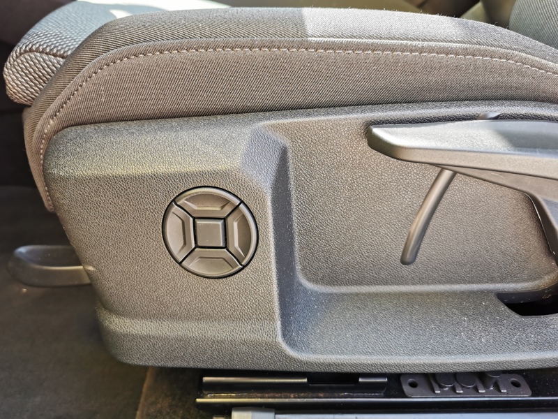 Image Audi ㍁匠潰瑲慢正⠠夸⥁〨⸳〲〲㸭) 40 TDI quattro S line 200 ch S-tronic7 Gps Apple Carplay Siège chauffant Clim Bi-zone Radar de stati