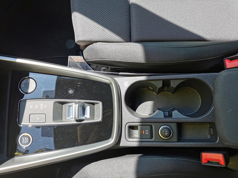 Image Audi ㍁匠潰瑲慢正⠠夸⥁〨⸳〲〲㸭) 40 TDI quattro S line 200 ch S-tronic7 Gps Apple Carplay Siège chauffant Clim Bi-zone Radar de stati