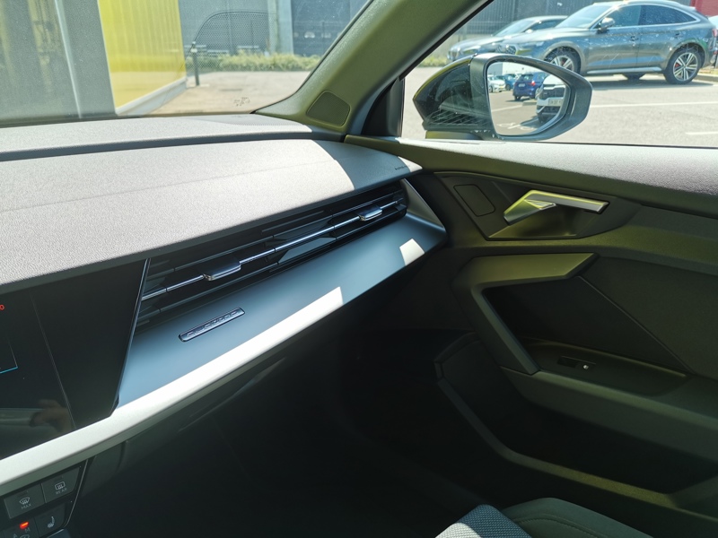 Image Audi ㍁匠潰瑲慢正⠠夸⥁〨⸳〲〲㸭) 40 TDI quattro S line 200 ch S-tronic7 Gps Apple Carplay Siège chauffant Clim Bi-zone Radar de stati