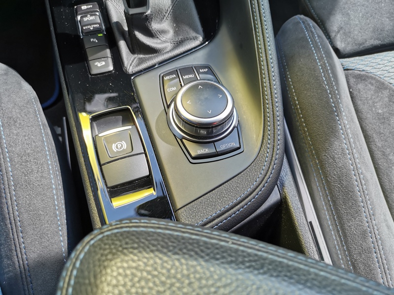 Image BMW SÉRIE X2 xDrive 18d M Sport 2.0 150 ch Siège électrique à mémoire chauffant Caméra Coffre électrique Gps Blue