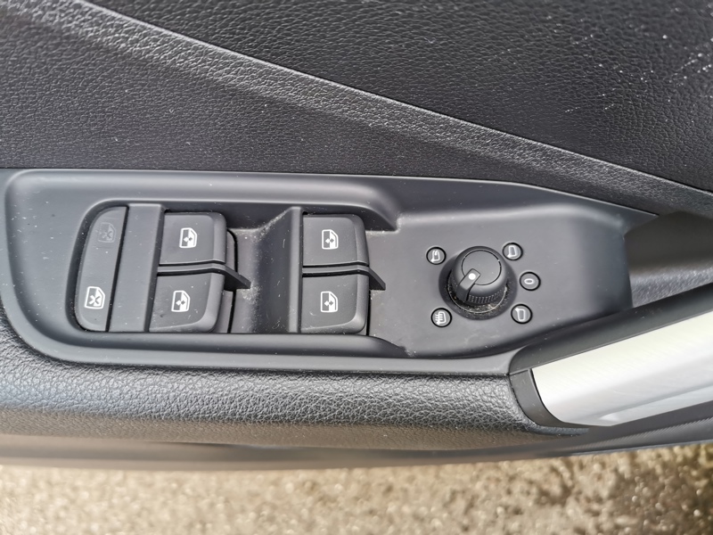 Image Audi Q2 35 TDI S-line 150 ch S-tronic Siège chauffant Gps Bluetooth Caméra Feu auto  