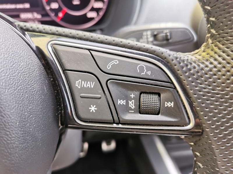 Image Audi Q2 35 TDI S-line 150 ch S-tronic Siège chauffant Gps Bluetooth Caméra Feu auto  