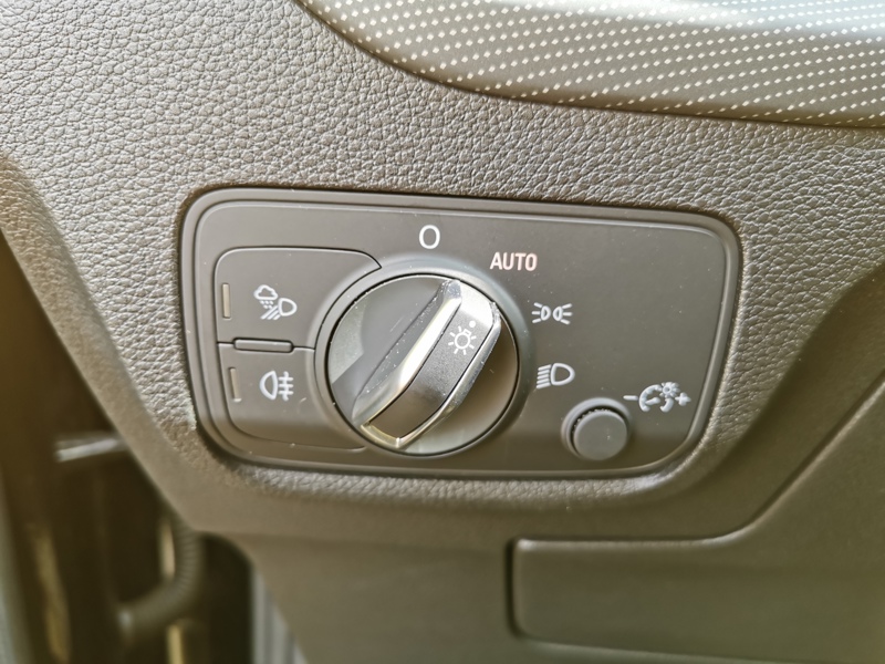 Image Audi Q2 35 TDI advanced S-line 150 ch S-tronic7 Siège chauffant Toit ouvrant Caméra Coffre électrique Gps Bl