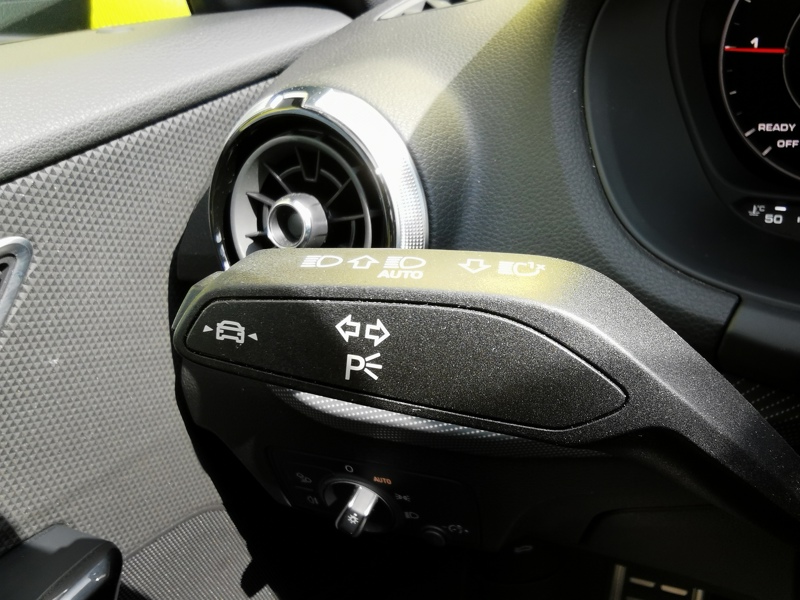 Image Audi Q2 35 TDI advanced S-line 150 ch S-tronic7 Siège chauffant Toit ouvrant Caméra Coffre électrique Gps Bl