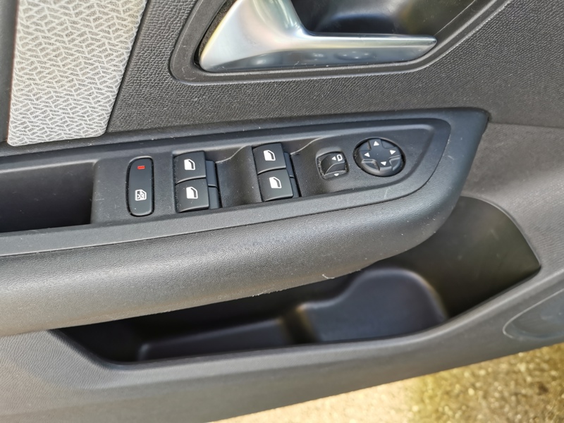 Image Citroën 㑃䈠牥楬敮⠠㤰㈮㈰ⴰ⤾ Shine 1.5 BlueHDI 130 ch BVA8 Siège chauffant Volant chauffant Gps Bluetooth Affichage tete haute Ca