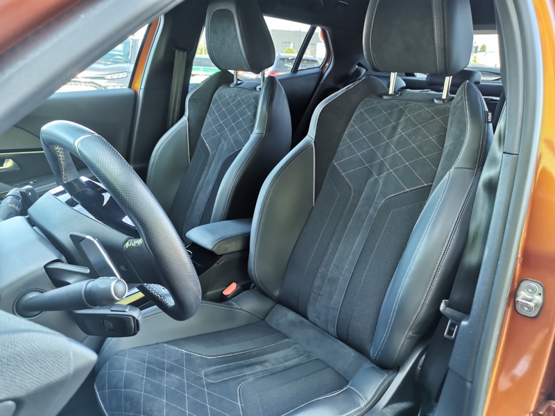 Image Peugeot 2008 GT 1.2 155 ch EAT8 Régulateur/Limiteur Siège chauffant Apple Carplay Caméra Bluetooth 