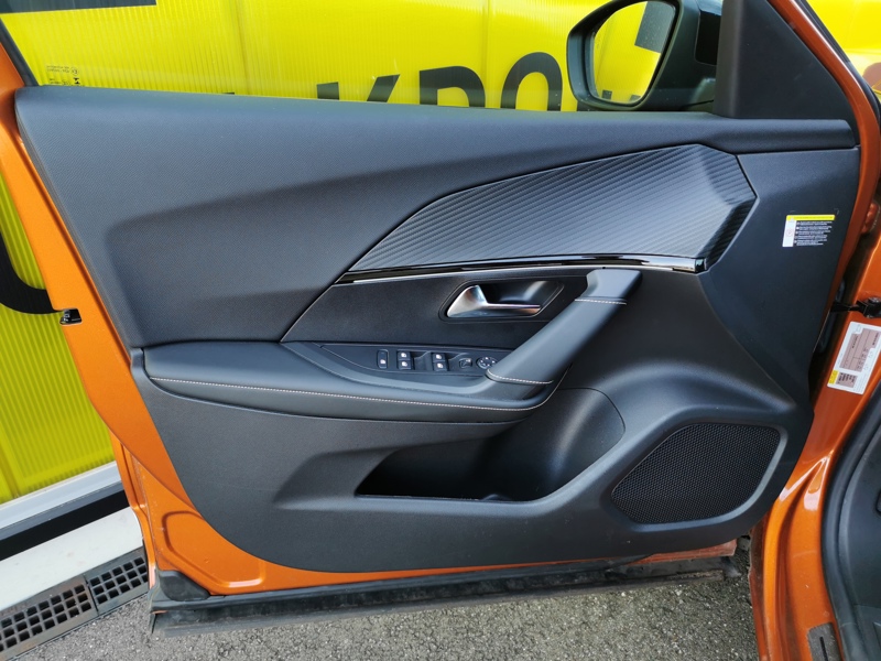 Image Peugeot 2008 GT 1.2 155 ch EAT8 Régulateur/Limiteur Siège chauffant Apple Carplay Caméra Bluetooth 