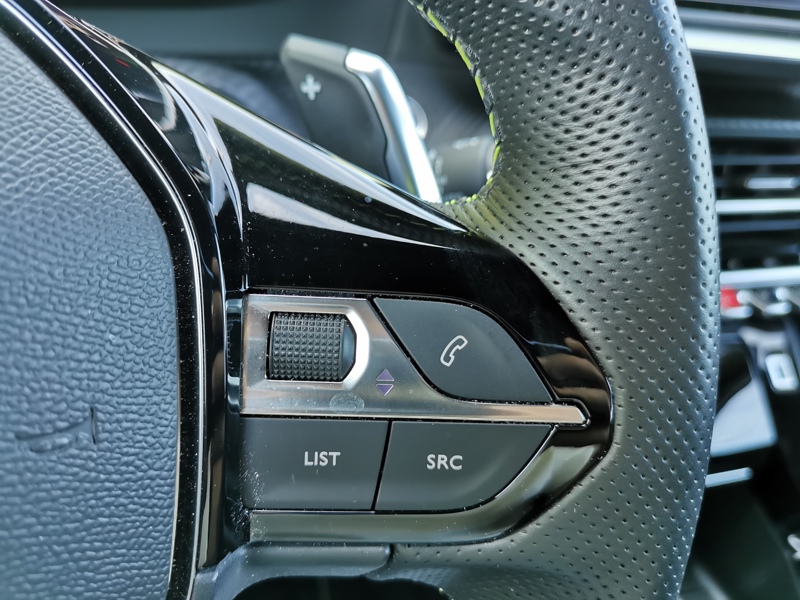 Image Peugeot 2008 GT 1.2 155 ch EAT8 Régulateur/Limiteur Siège chauffant Apple Carplay Caméra Bluetooth 