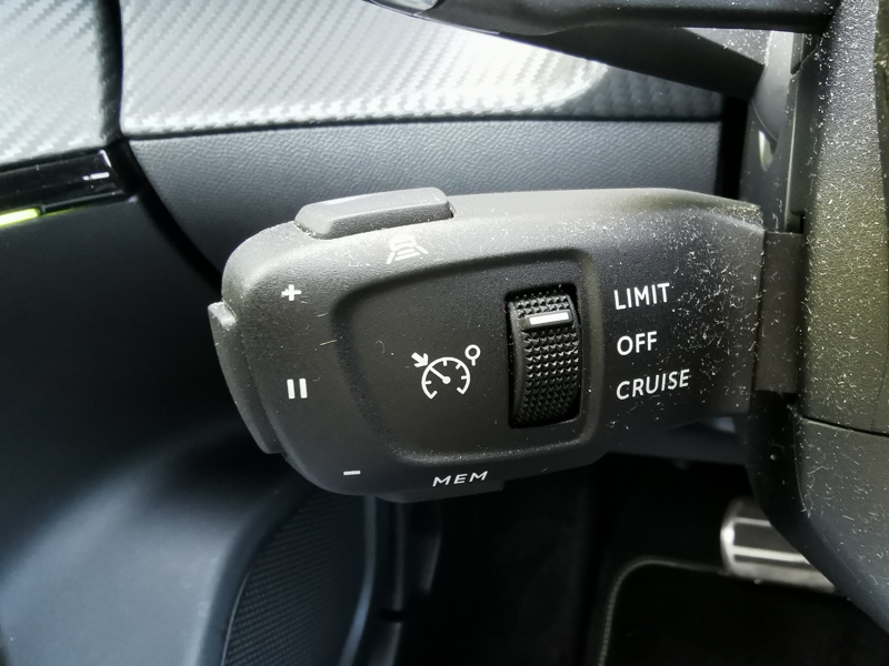 Image Peugeot 2008 GT 1.2 155 ch EAT8 Régulateur/Limiteur Siège chauffant Apple Carplay Caméra Bluetooth 