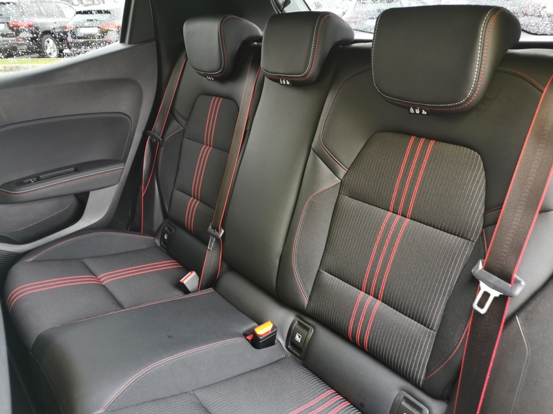 Image Renault 汃潩嘠⠠㠰㈮㄰ⴹ⤾ R.S. Line 1.5 BlueDCI 115 ch Régulateur/Limiteur Caméra Bluetooth Gps Clim auto Démarrage ss clé Feu