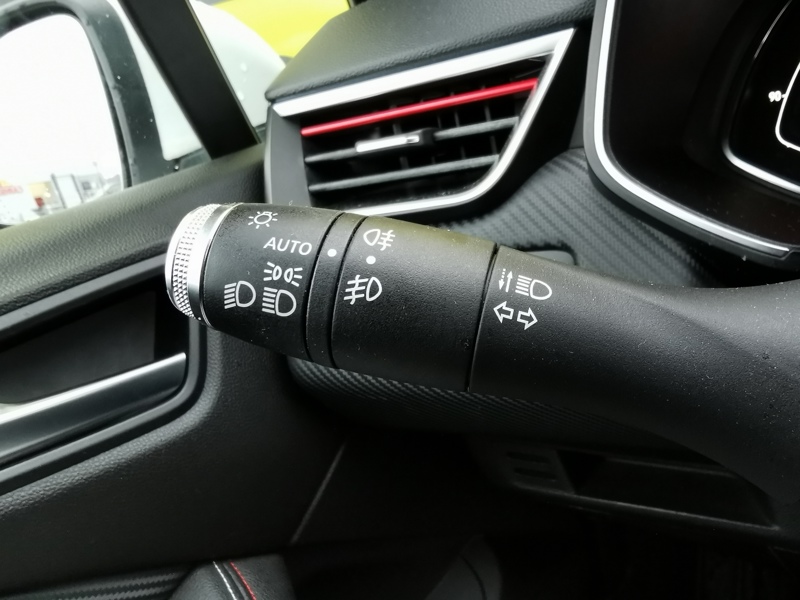 Image Renault 汃潩嘠⠠㠰㈮㄰ⴹ⤾ R.S. Line 1.5 BlueDCI 115 ch Régulateur/Limiteur Caméra Bluetooth Gps Clim auto Démarrage ss clé Feu