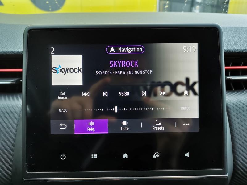 Image Renault 汃潩嘠⠠㠰㈮㄰ⴹ⤾ R.S. Line 1.5 BlueDCI 115 ch Régulateur/Limiteur Caméra Bluetooth Gps Clim auto Démarrage ss clé Feu